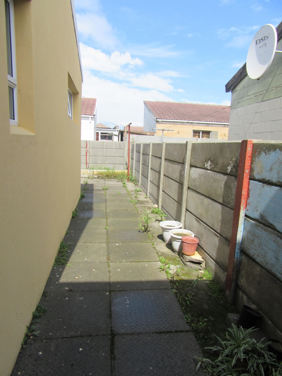 2 Bedroom Property for Sale in Rocklands Western Cape